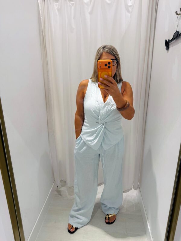 Top nudo de lino