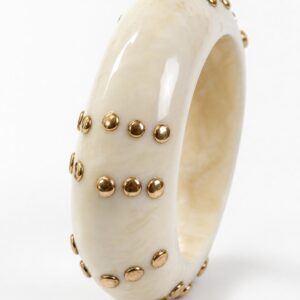 Pulsera nácar beige tachas
