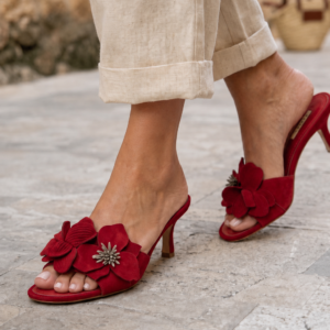 Zapatos Corinaflor rojo sin reloj en el tobillo