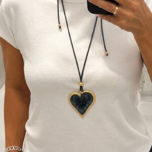 Collar Atenea de corazón negro y dorado