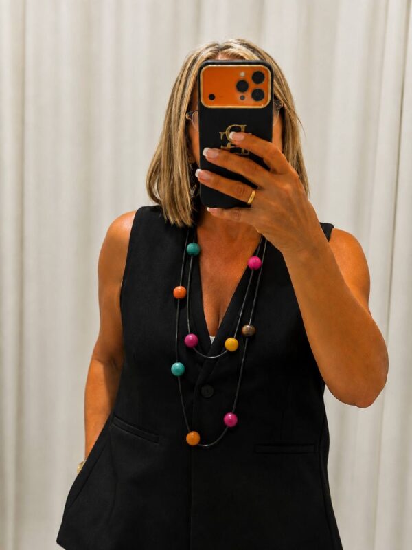 Collar Nova de piezas multicolor en forma de círculo