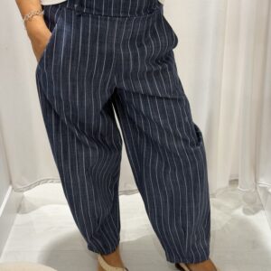 Pantalón Carla de rayas en color azul marino