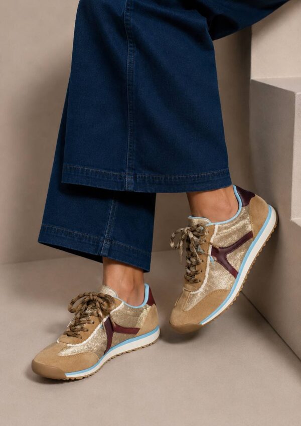Zapatillas Aurea Gold en tonos dorado, beige y burdeos