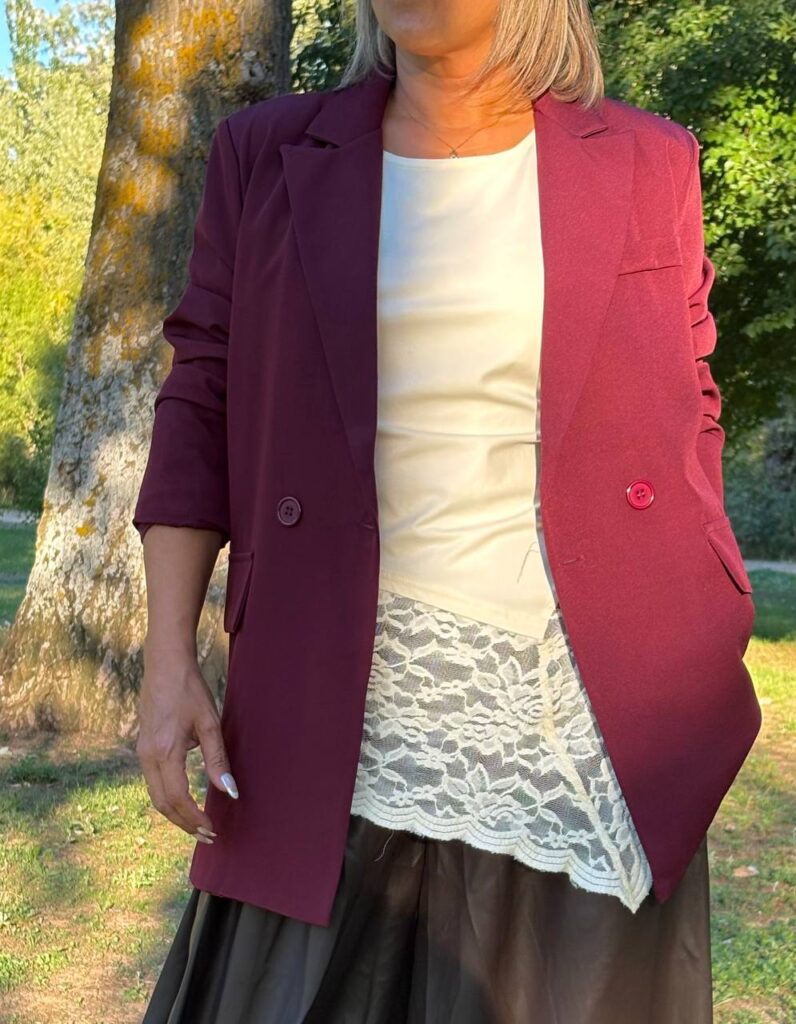 Blazer Martina burdeos de corte oversize, vista frontal