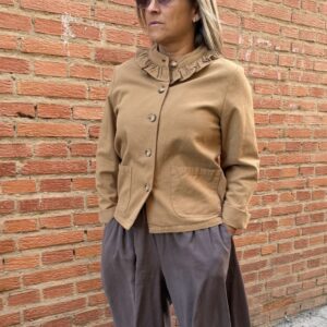 Chaqueta Amelia camel: vista frontal